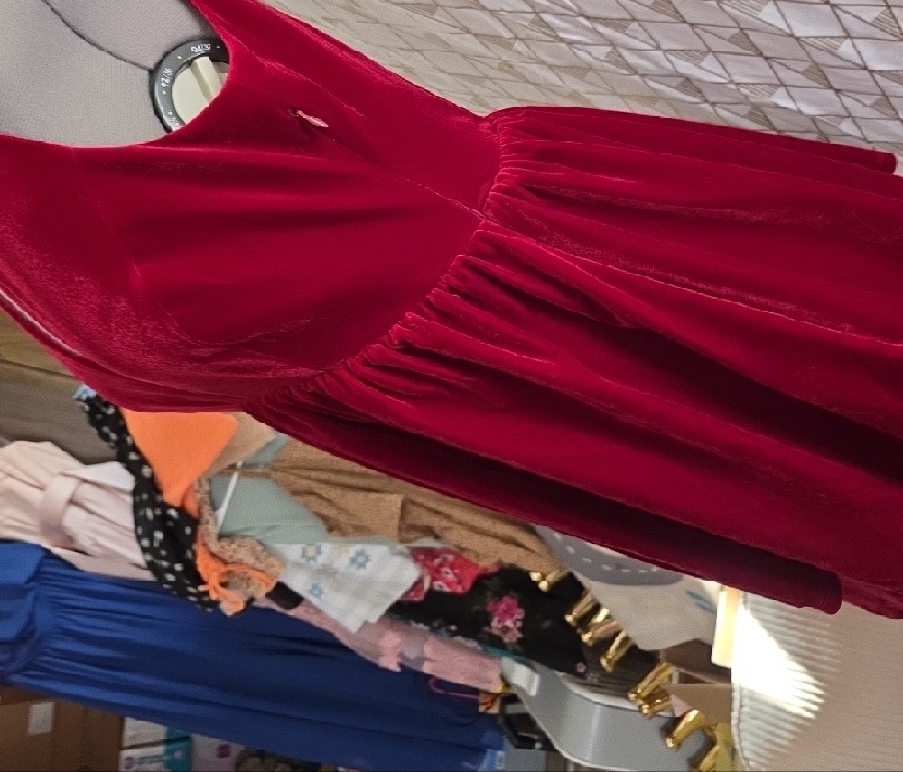 Gianni Bini Deep Red Velvet Tiered V-Neck Dress - Picture 4 of 4